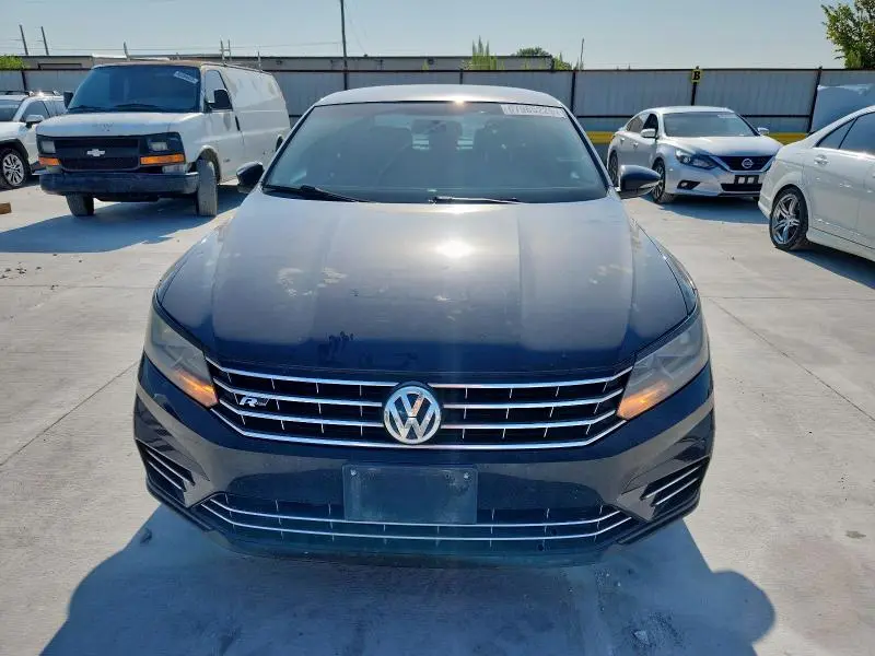 2018 VOLKSWAGEN PASSAT S  