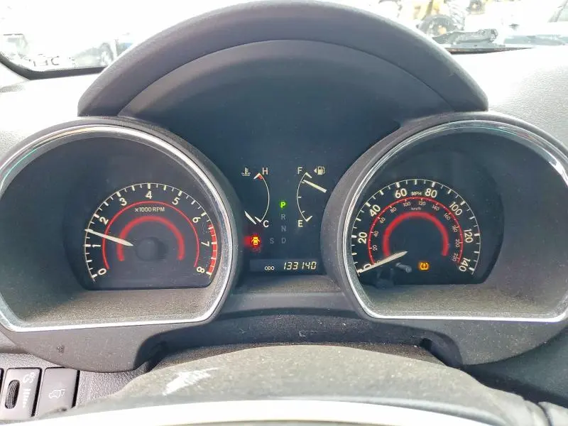2011 TOYOTA HIGHLANDER SE  