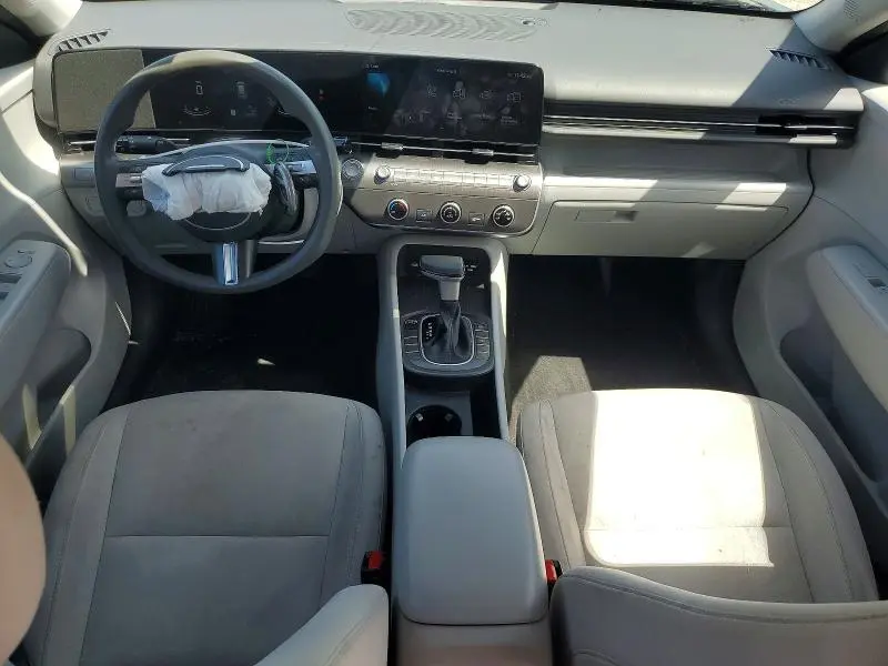 2025 HYUNDAI KONA SE  