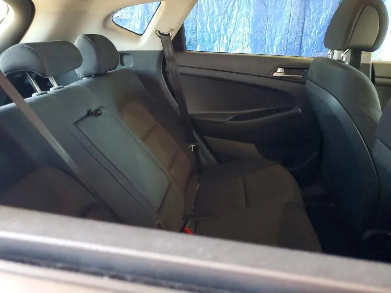 2018 HYUNDAI TUCSON SE  