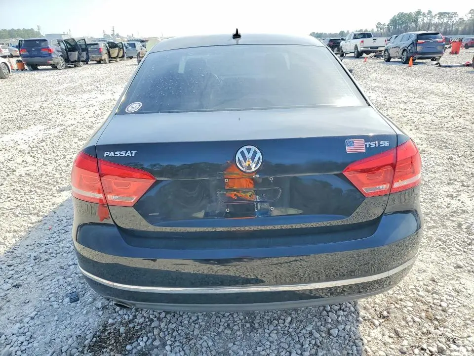 2015 VOLKSWAGEN PASSAT SE  