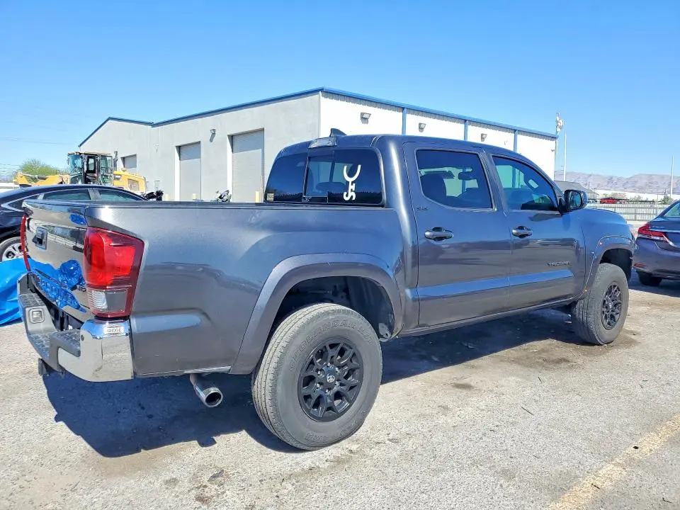 2019 TOYOTA TACOMA SR5 V6  