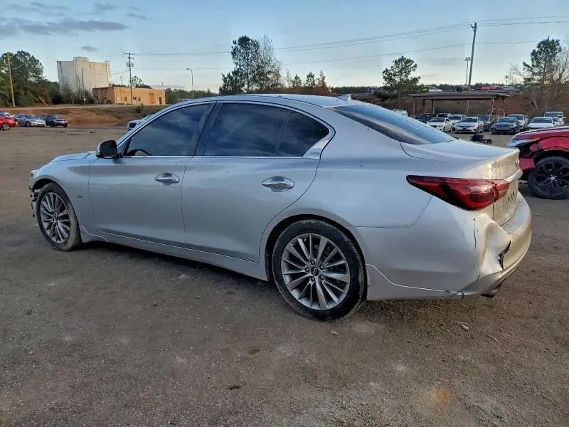 2018 INFINITI Q50 LUXE  