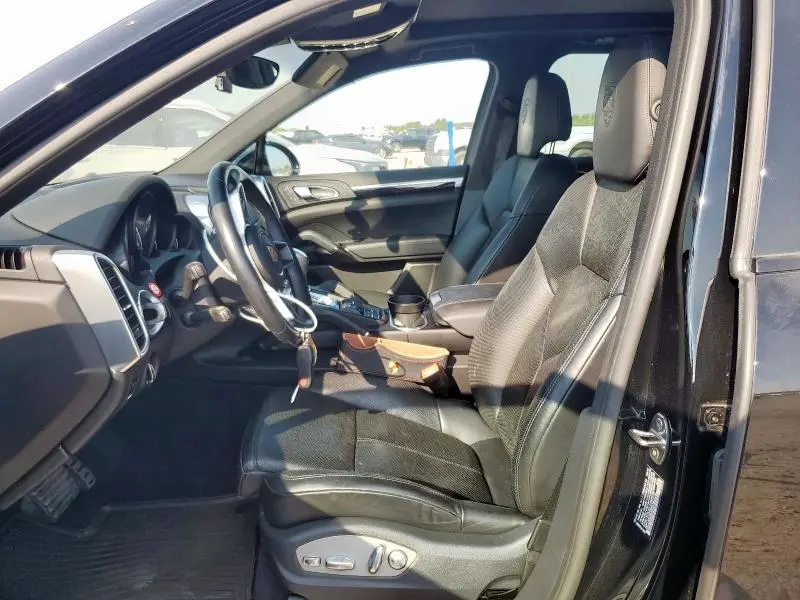 2017 PORSCHE CAYENNE   