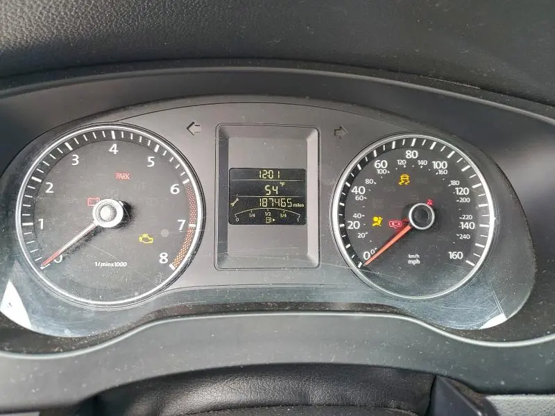 2013 VOLKSWAGEN JETTA SE  