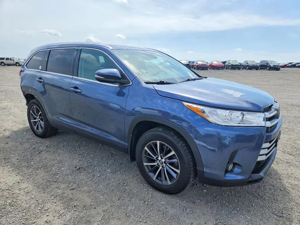 2019 TOYOTA HIGHLANDER XLE  