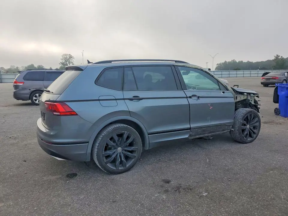 2020 VOLKSWAGEN TIGUAN SE  