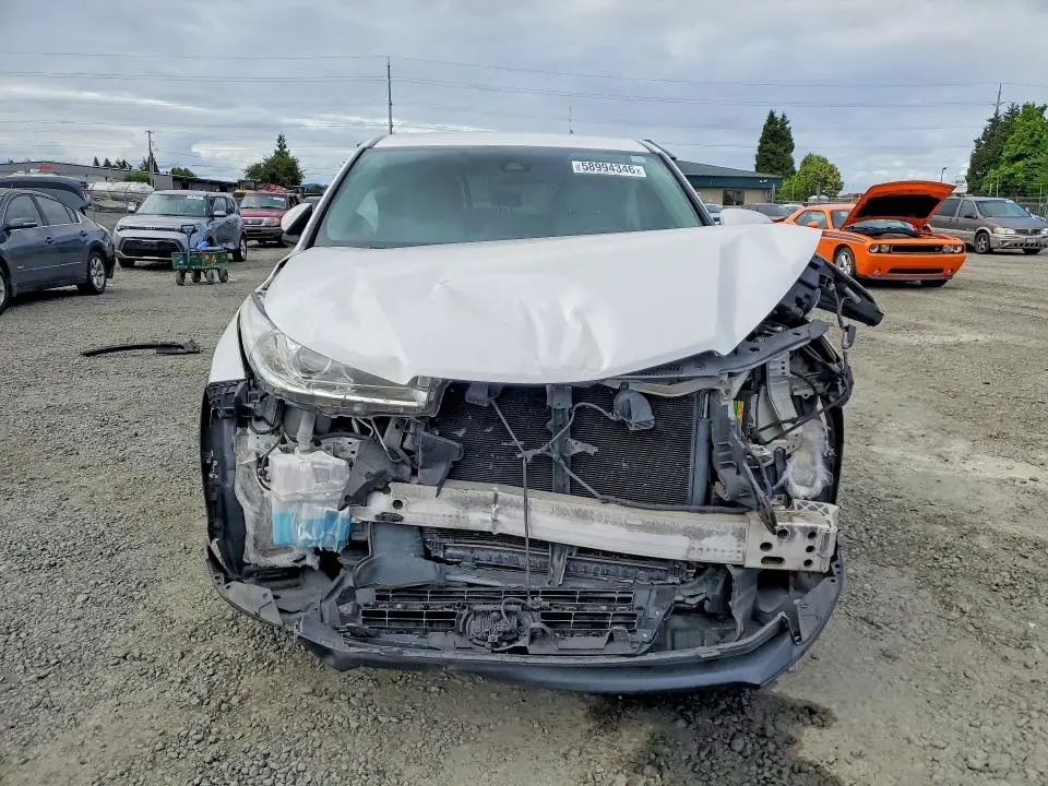 2017 TOYOTA HIGHLANDER LE  