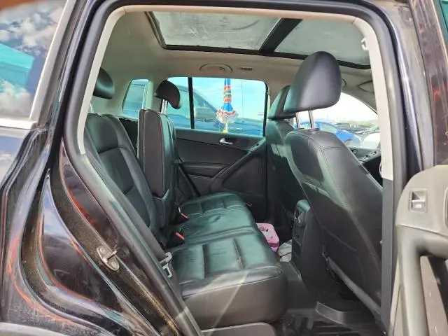 2011 VOLKSWAGEN TIGUAN S  