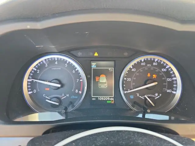 2019 TOYOTA HIGHLANDER SE  