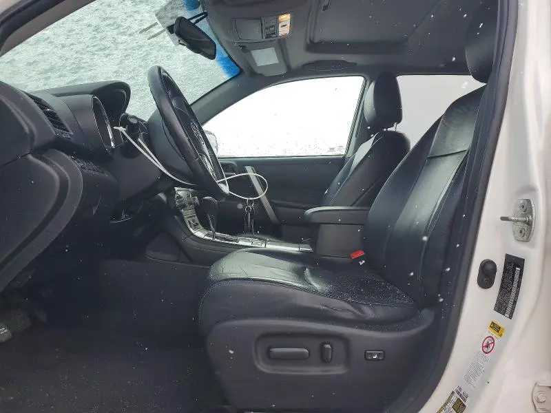 2013 TOYOTA HIGHLANDER SE  