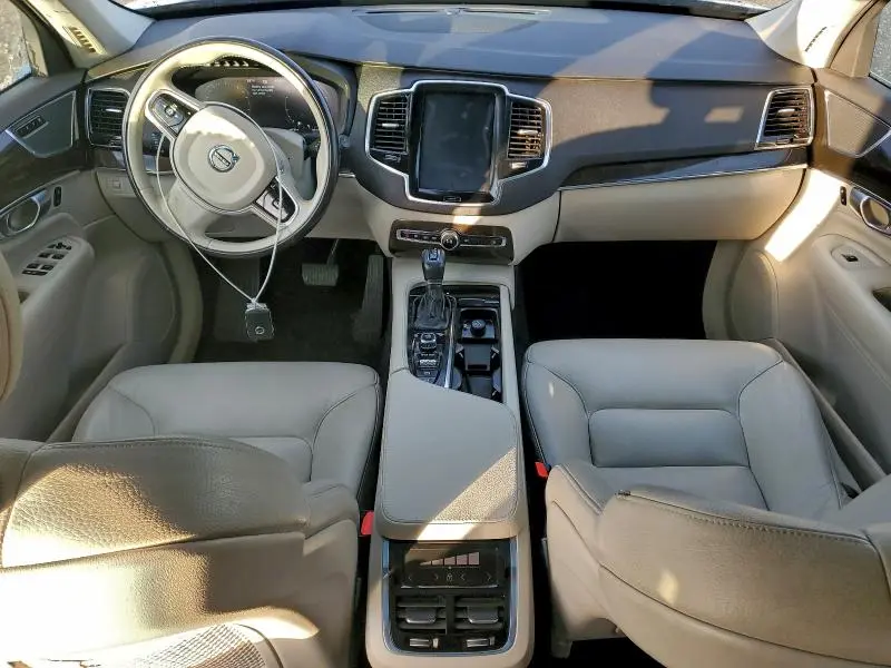 2018 VOLVO XC90 T6  