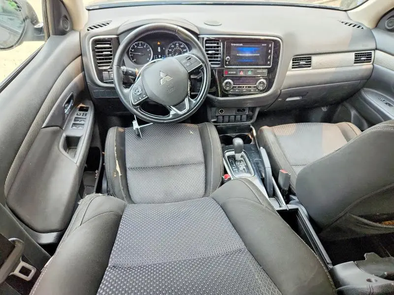 2017 MITSUBISHI OUTLANDER SE  