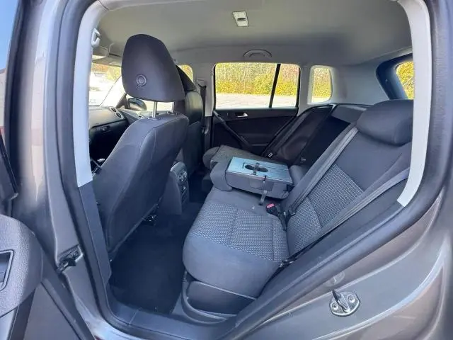 2011 VOLKSWAGEN TIGUAN S  