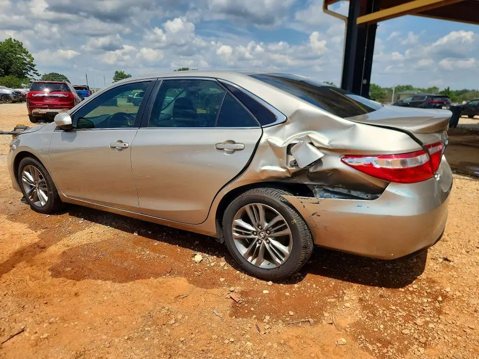 2016 TOYOTA CAMRY SE  