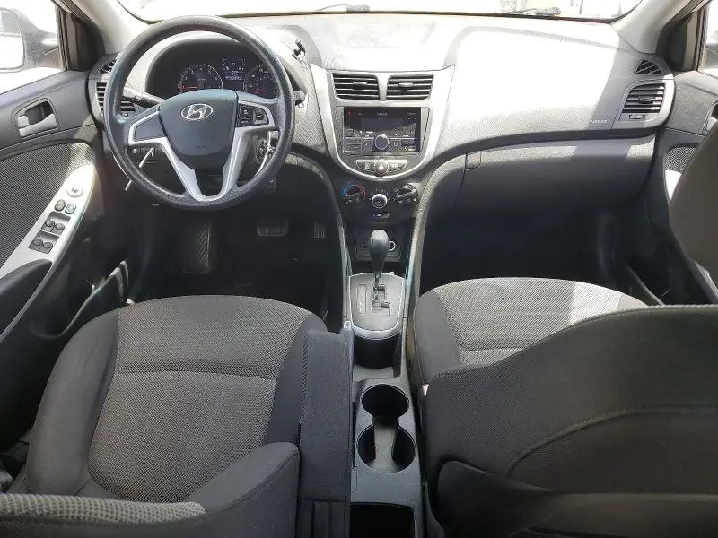 2012 HYUNDAI ACCENT GS  