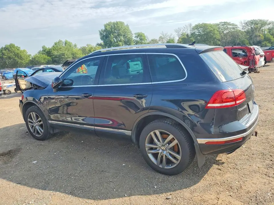 2015 VOLKSWAGEN TOUAREG V6  