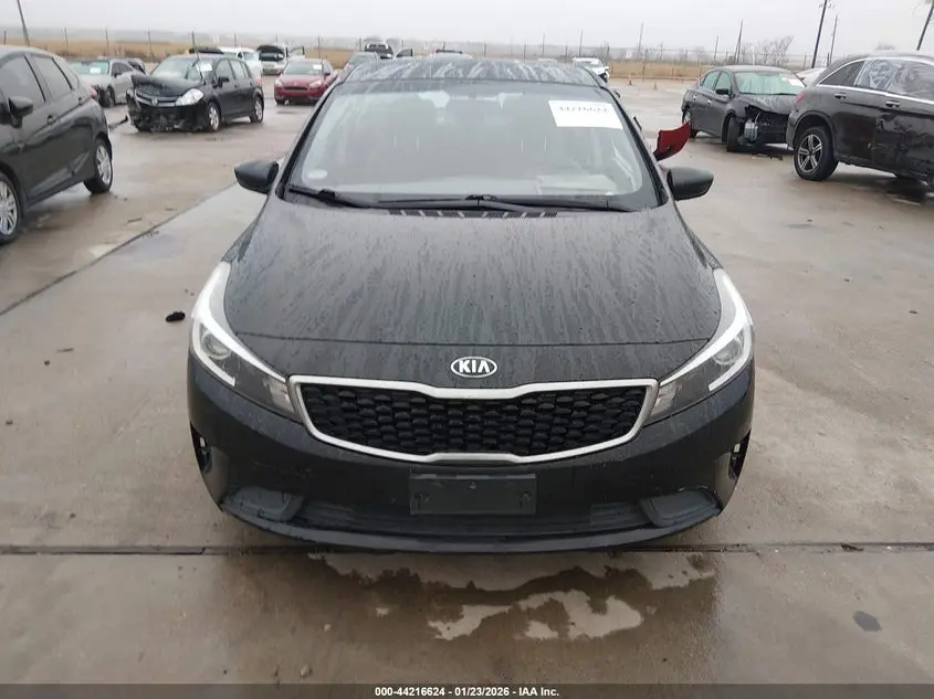 2017 KIA FORTE LX