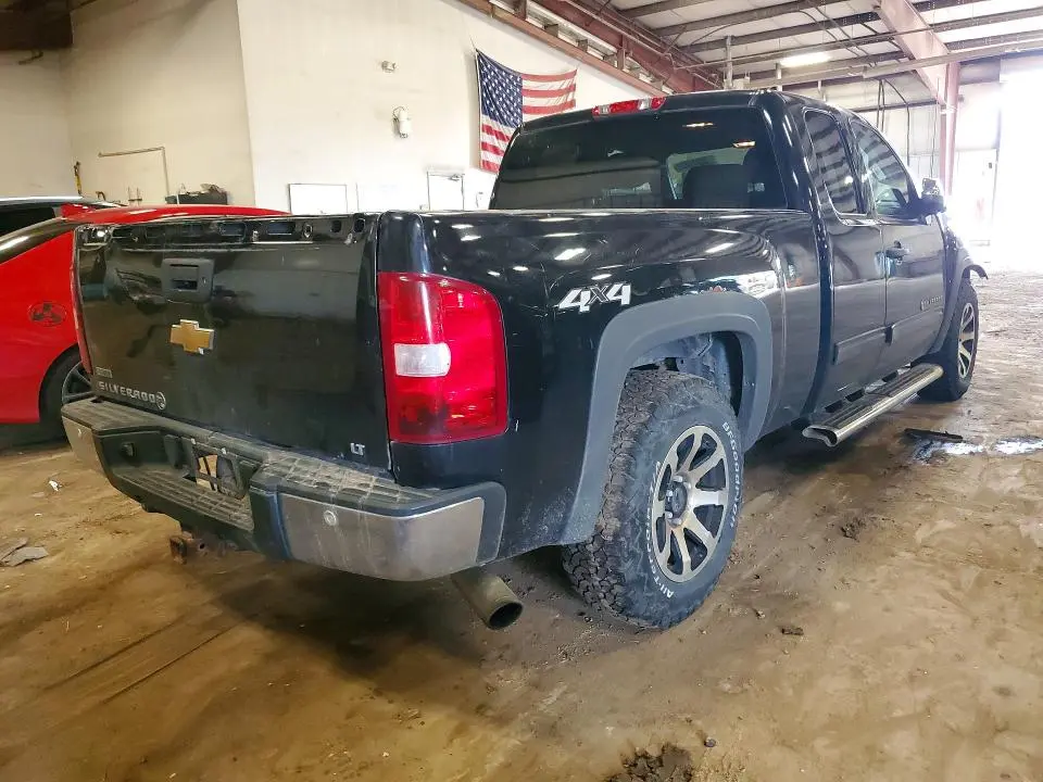 2011 CHEVROLET SILVERADO K1500 LT  