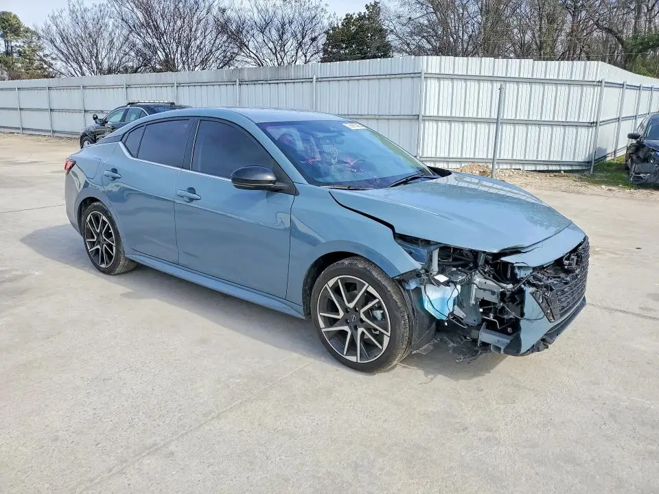 2025 NISSAN SENTRA SR  
