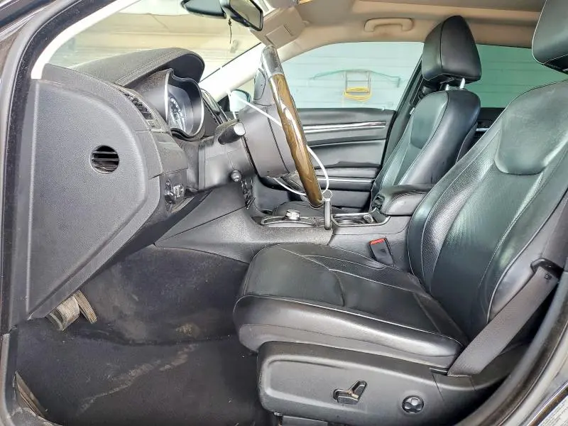 2016 CHRYSLER 300C   