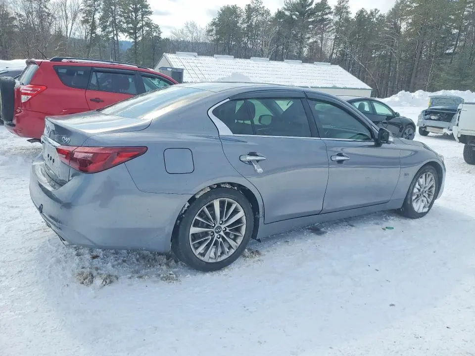2018 INFINITI Q50 LUXE  