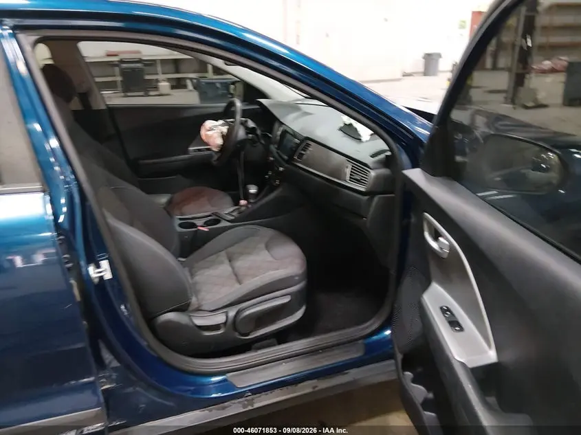 2017 KIA NIRO LX