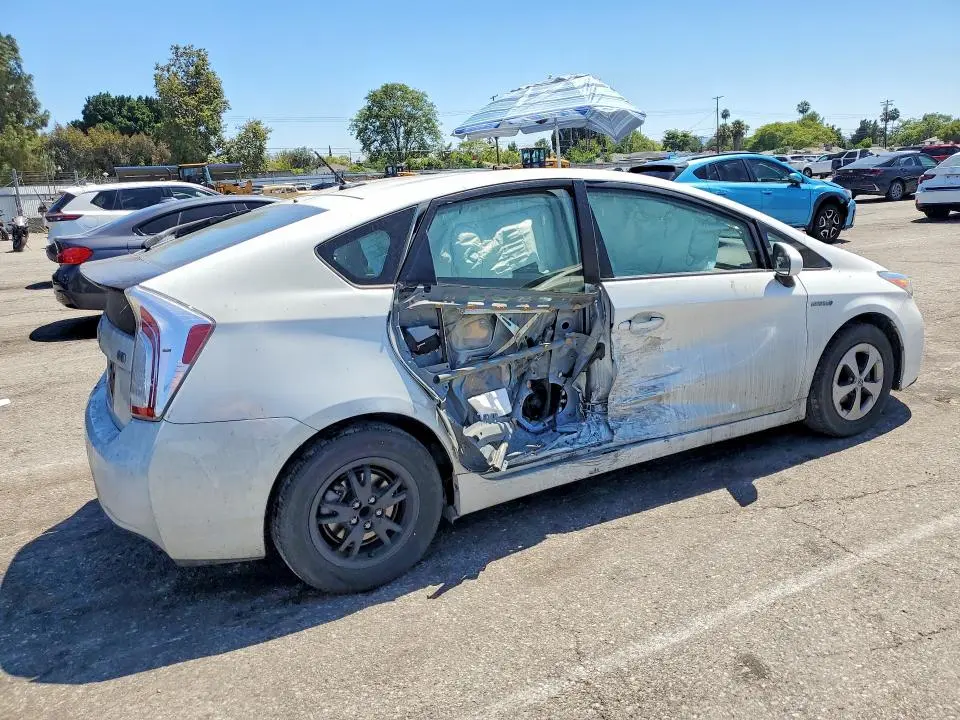 2014 TOYOTA PRIUS THREE  