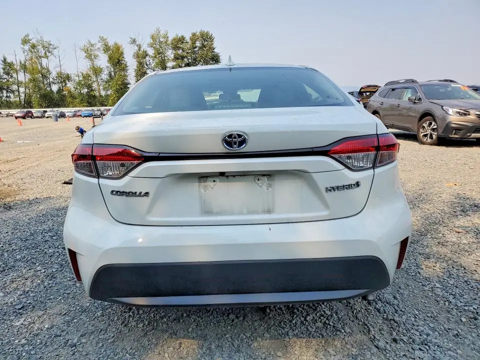2021 TOYOTA COROLLA LE  