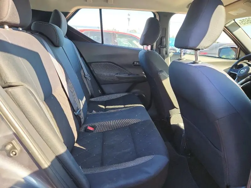2020 NISSAN KICKS S  