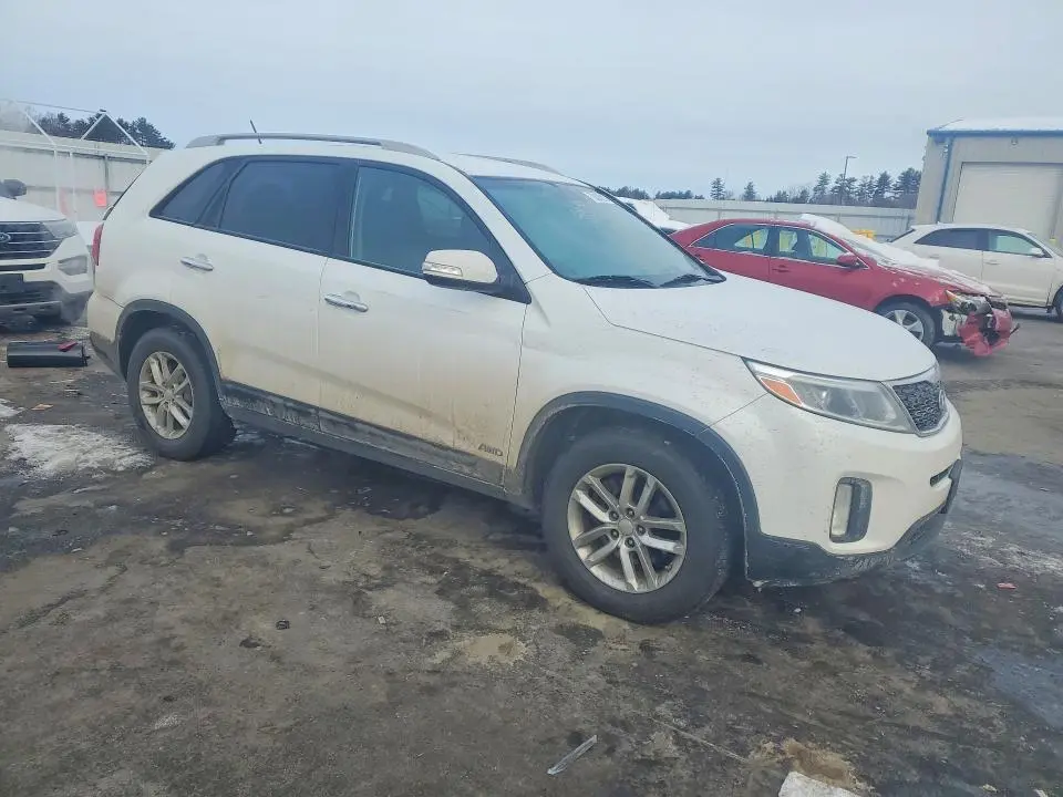 2015 KIA SORENTO LX  