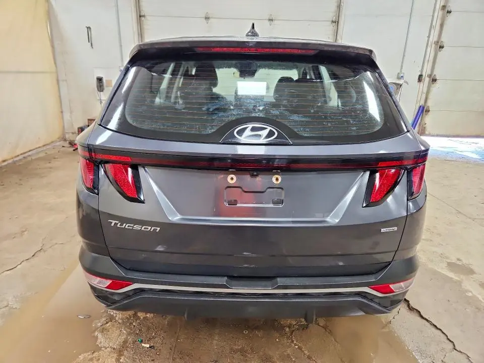 2022 HYUNDAI TUCSON SE  