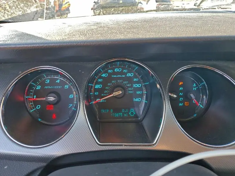 2010 FORD TAURUS SEL  