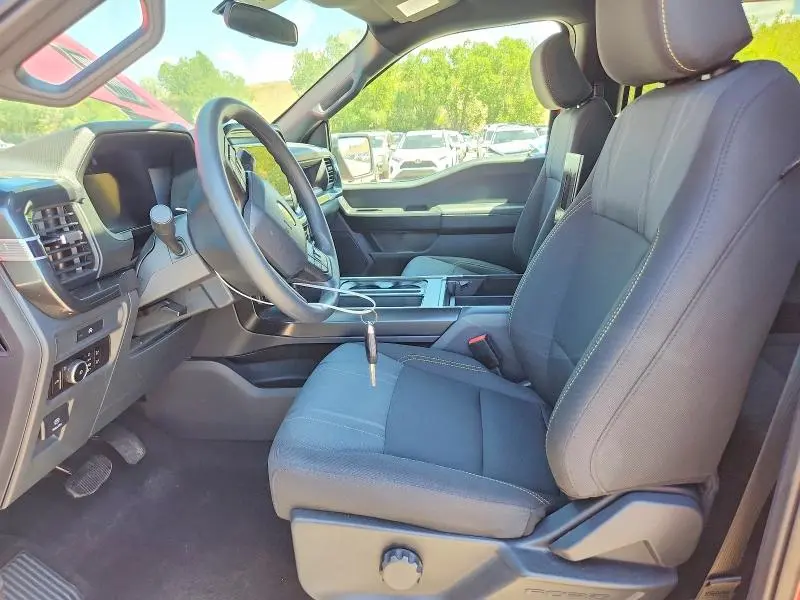 2025 FORD F150 STX  