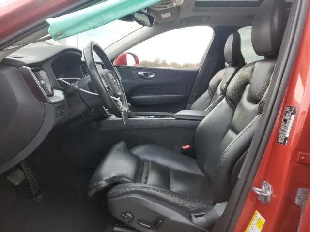 2019 VOLVO XC60 T5 MOMENTUM  