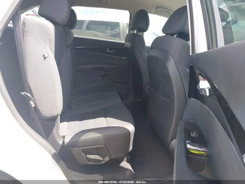 2016 KIA SORENTO 2.4L LX