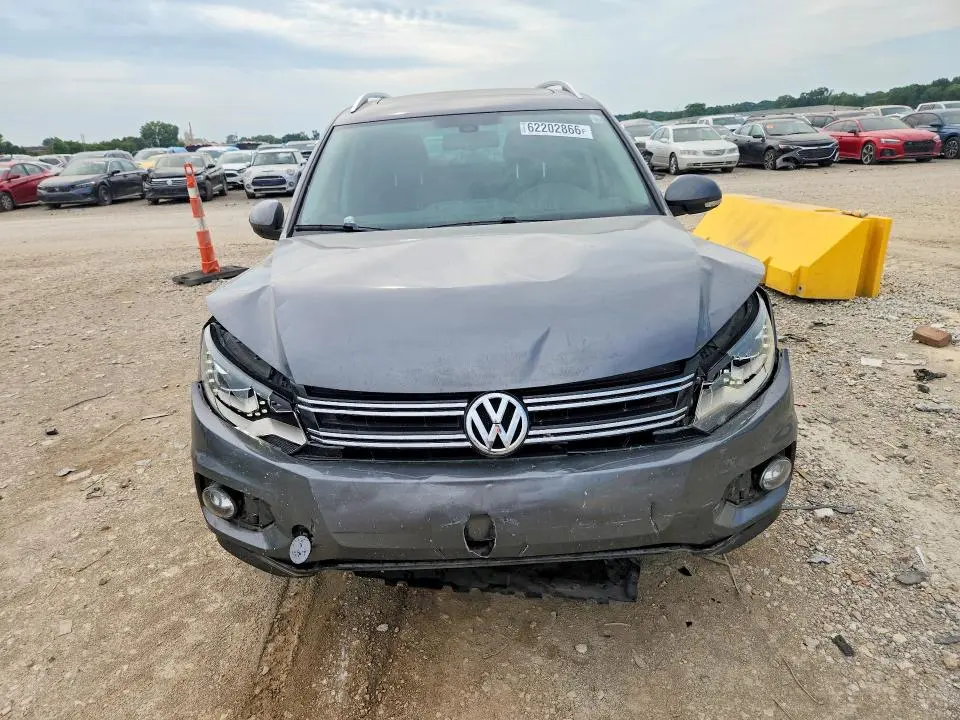 2016 VOLKSWAGEN TIGUAN S  