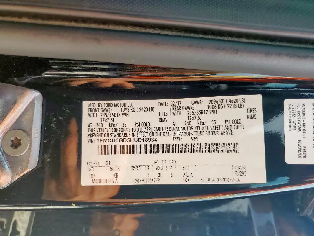 2017 FORD ESCAPE SE  