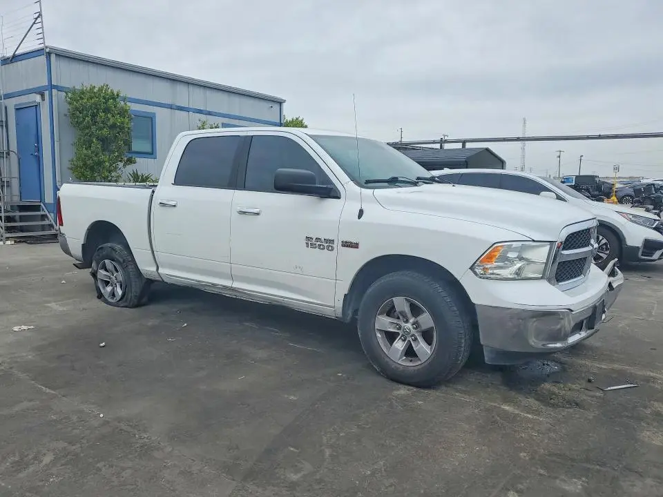 2017 RAM 1500 SLT  