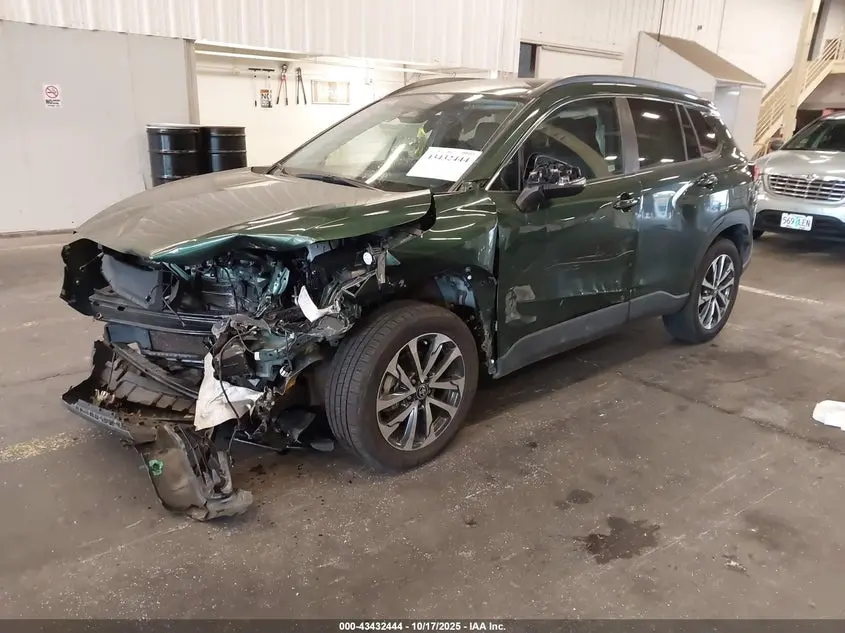 2024 TOYOTA COROLLA CROSS XLE