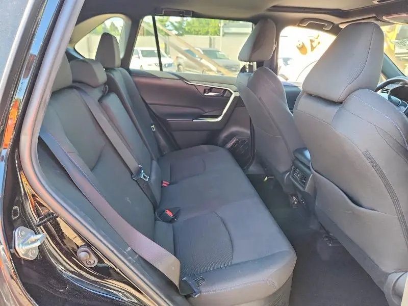 2022 TOYOTA RAV4 SE  