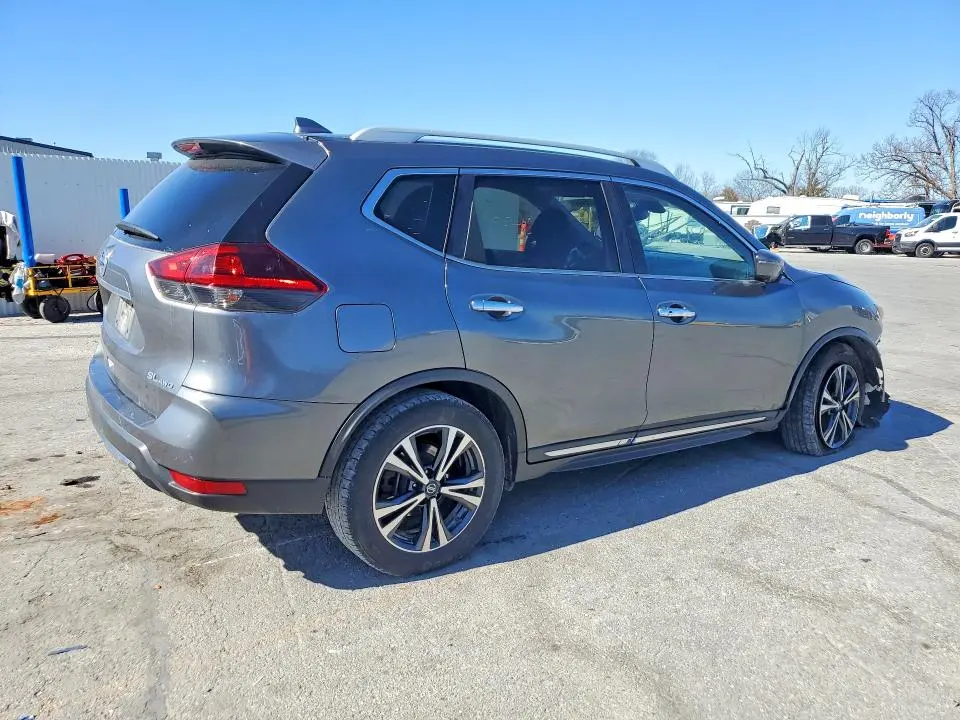 2018 NISSAN ROGUE SL  