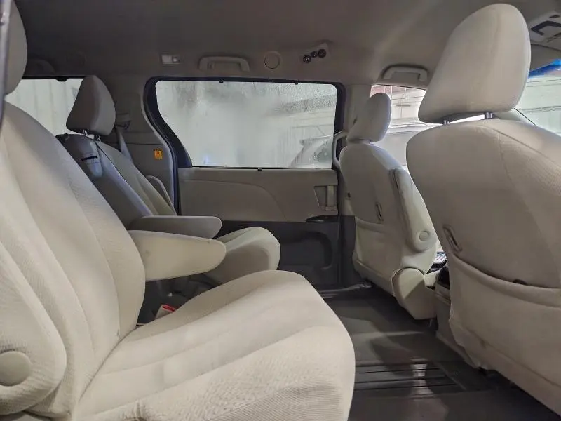 2012 TOYOTA SIENNA LE  