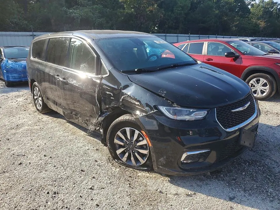 2023 CHRYSLER PACIFICA HYBRID TOURING L  