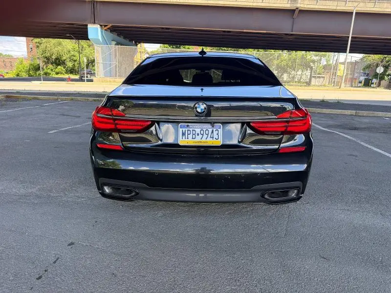2019 BMW 750 XI  