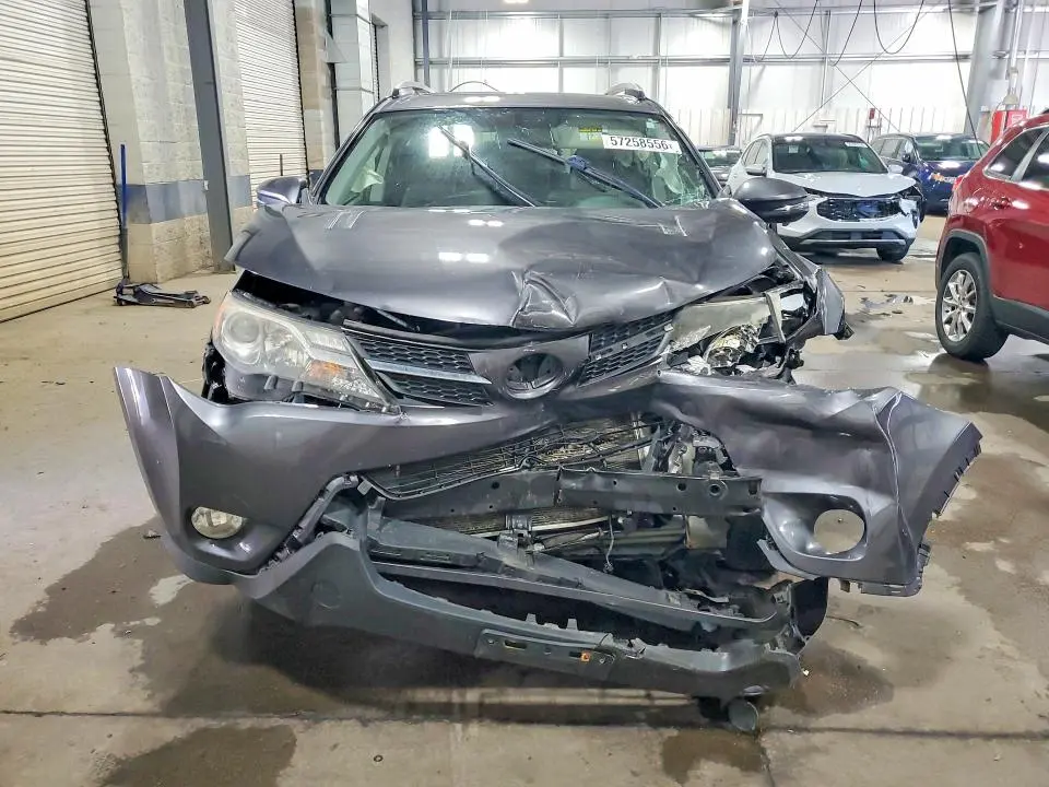 2014 TOYOTA RAV4 XLE  