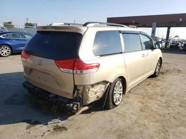2011 TOYOTA SIENNA XLE