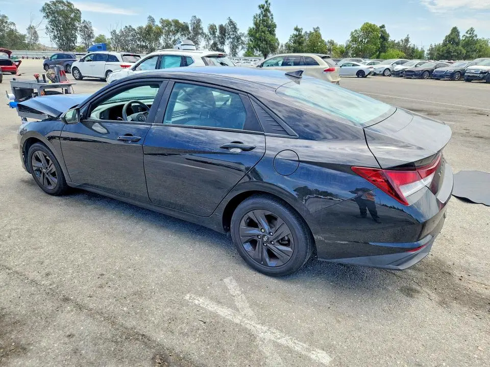 2021 HYUNDAI ELANTRA SE  
