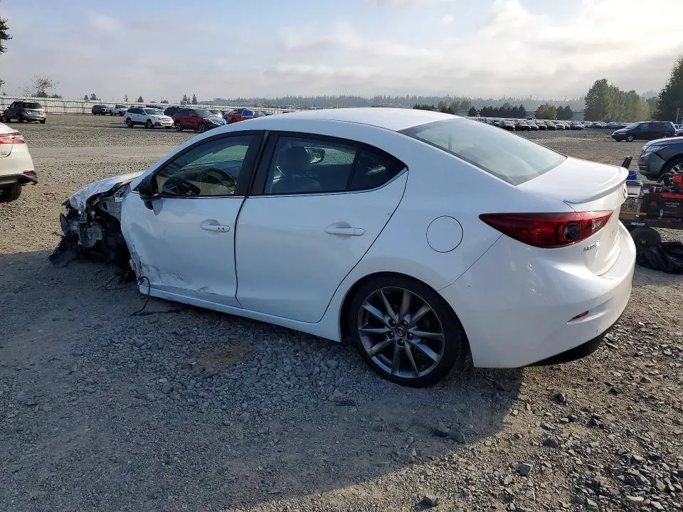 2018 MAZDA 3 TOURING  