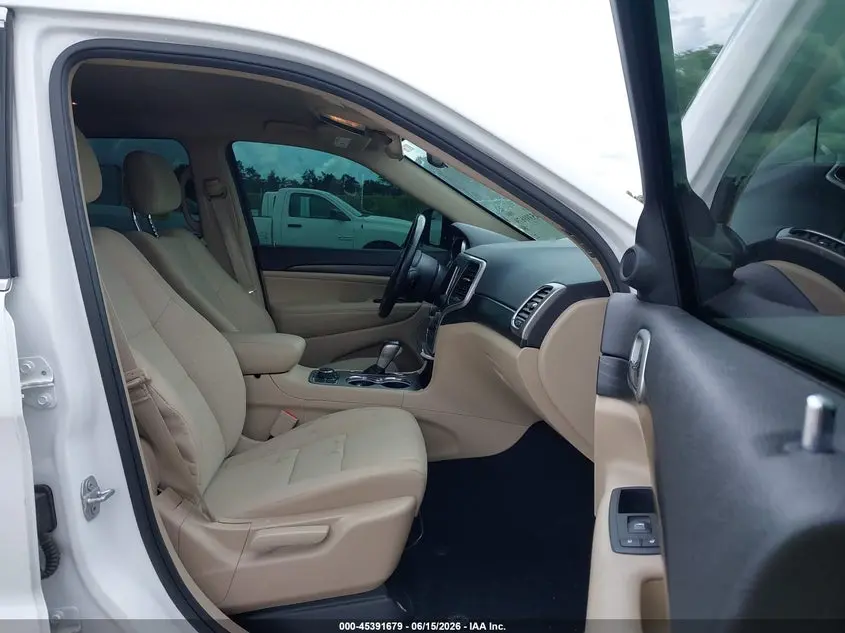 2019 JEEP GRAND CHEROKEE LAREDO E 4X4